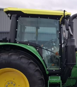 Vue latérale protection de toit John Deere